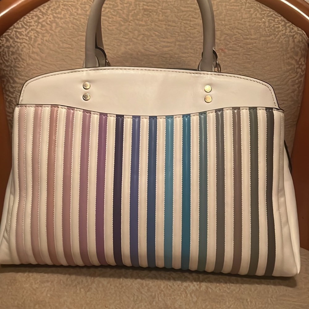 COACH SATCHEL - Picture 2 of 9